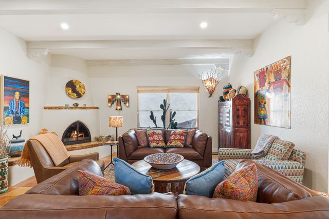 310 Calle Estado, Santa Fe, NM 87501