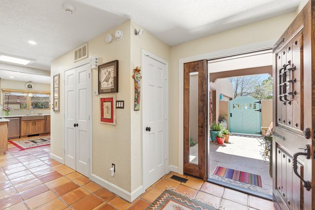 310 Calle Estado, Santa Fe, NM 87501