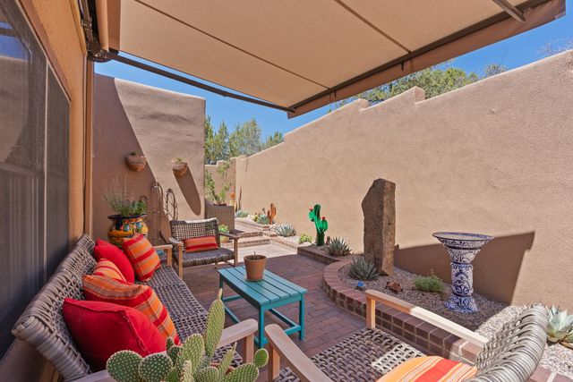 310 Calle Estado, Santa Fe, NM 87501