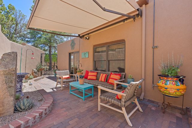 310 Calle Estado, Santa Fe, NM 87501