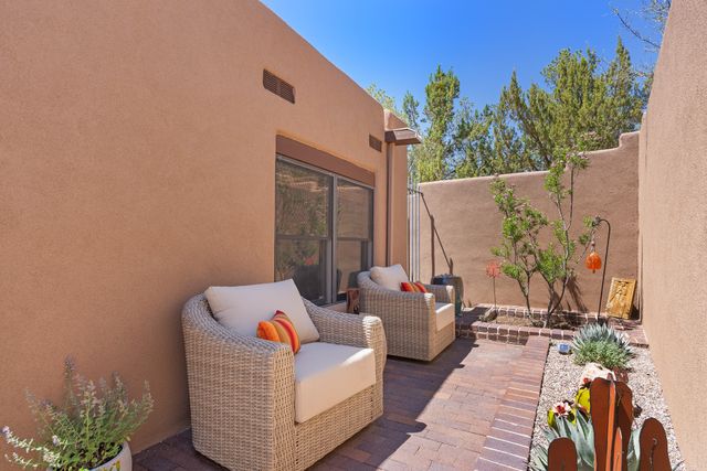 310 Calle Estado, Santa Fe, NM 87501