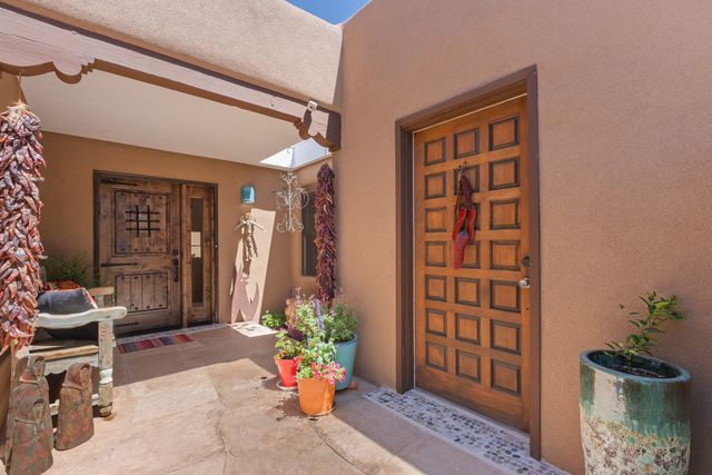 310 Calle Estado, Santa Fe, NM 87501