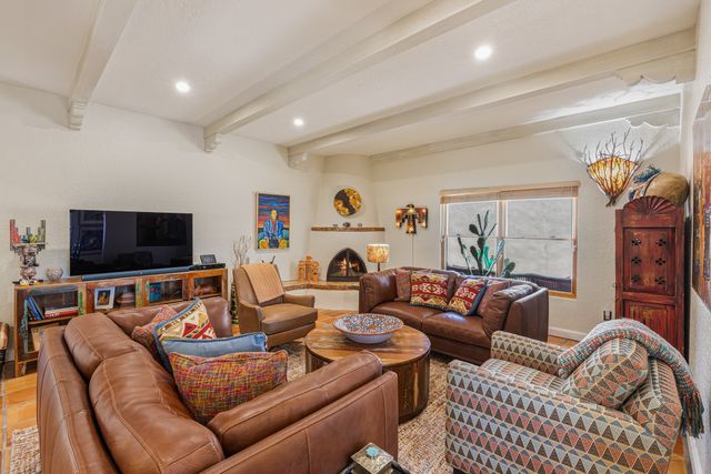 310 Calle Estado, Santa Fe, NM 87501
