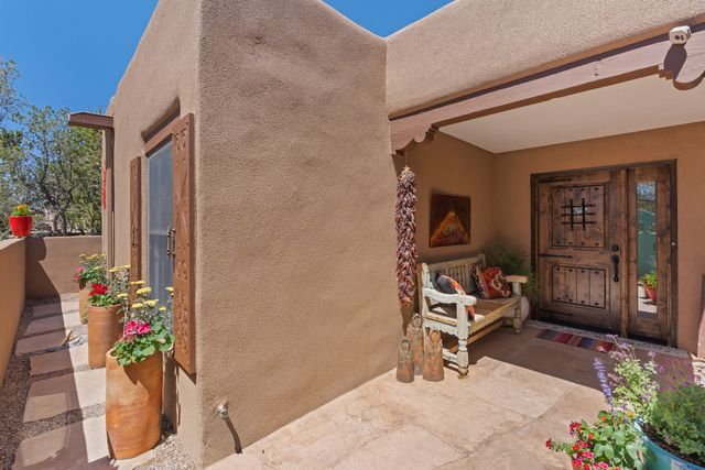 310 Calle Estado, Santa Fe, NM 87501