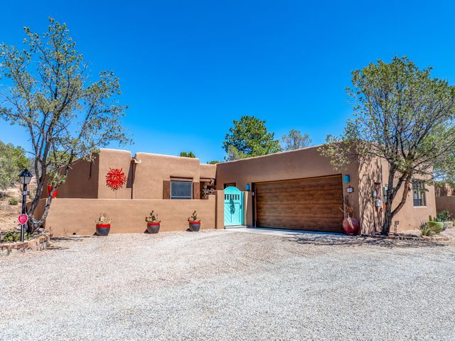310 Calle Estado, Santa Fe, NM 87501