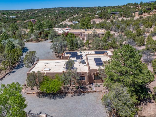 310 Calle Estado, Santa Fe, NM 87501
