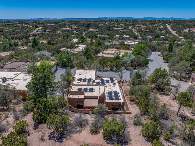 310 Calle Estado, Santa Fe, NM 87501