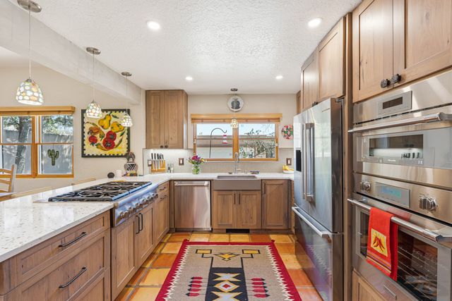 310 Calle Estado, Santa Fe, NM 87501