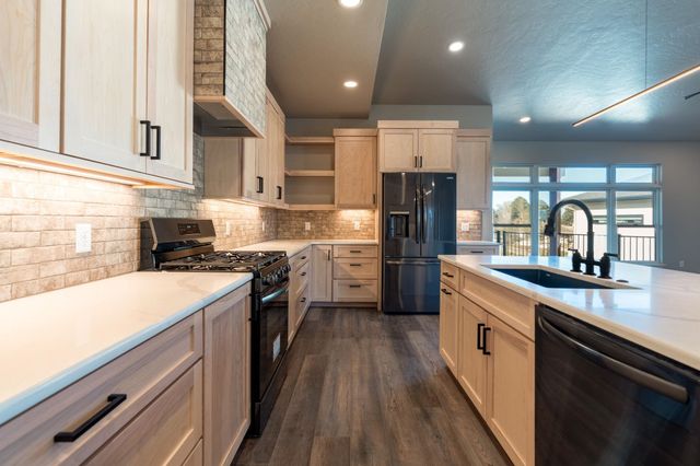 2280 Holy Cross Court, Grand Junction, CO 81507