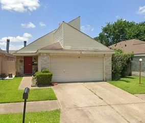 6118 Linnhaven Drive, Houston, TX 77072