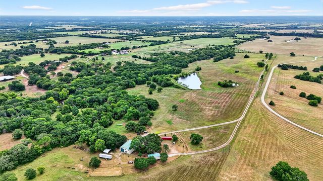1200 County Road 1215, Savoy, TX 75479