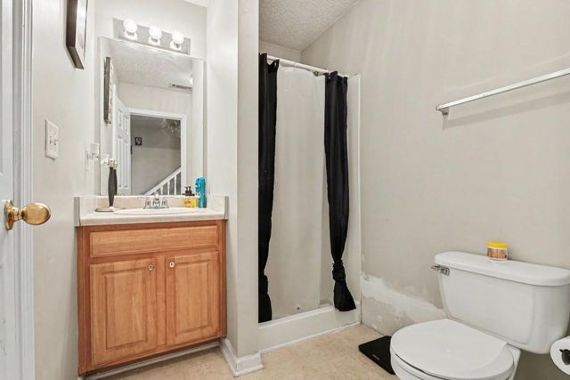 5330 Creekview Lane, Morrow, GA 30260