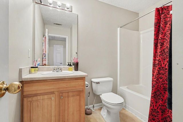 5330 Creekview Lane, Morrow, GA 30260