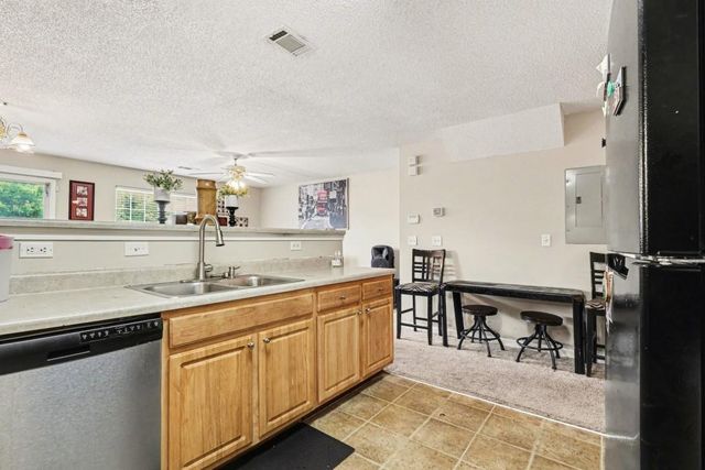 5330 Creekview Lane, Morrow, GA 30260