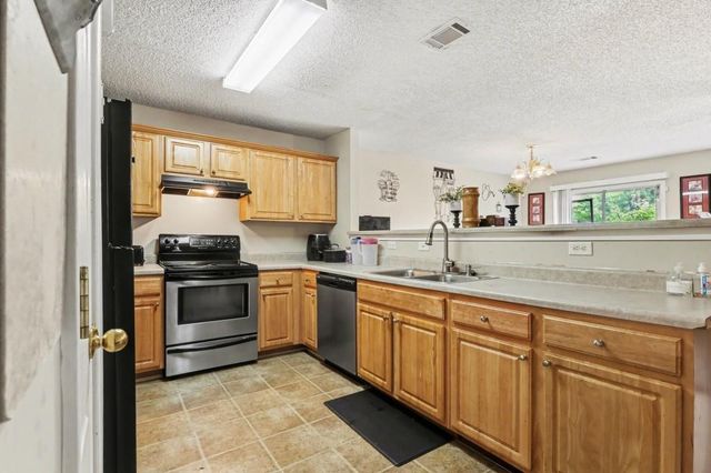 5330 Creekview Lane, Morrow, GA 30260