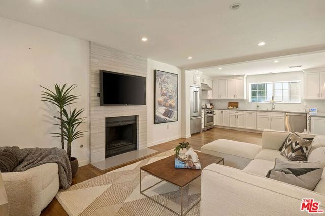 11734 Sunshine Terrace, Studio City, CA 91604