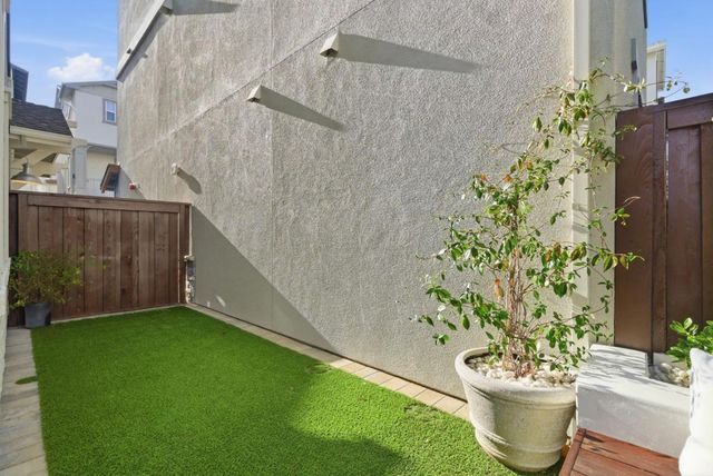 9065 Tallship Way, Newark, CA 94560