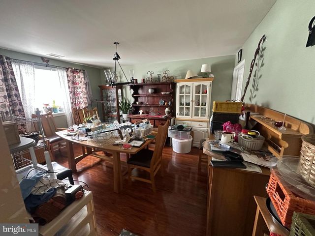 56 GOLDENRIDGE DR, Levittown, PA 19057