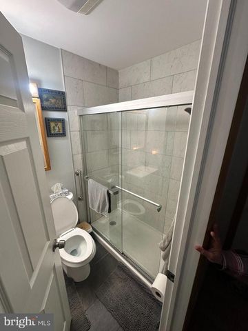 56 GOLDENRIDGE DR, Levittown, PA 19057