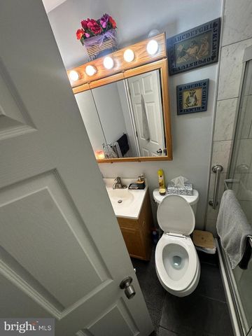 56 GOLDENRIDGE DR, Levittown, PA 19057