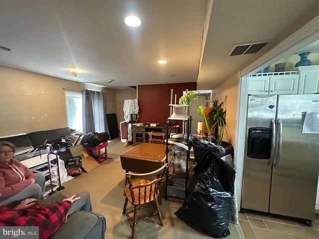 56 GOLDENRIDGE DR, Levittown, PA 19057