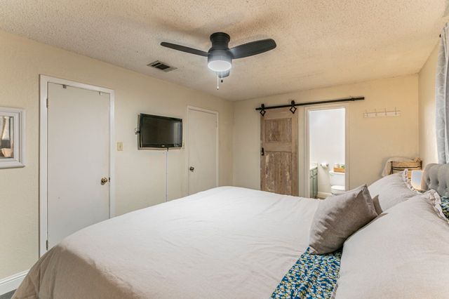 332 Lindenwood Lane S, Hewitt, TX 76643