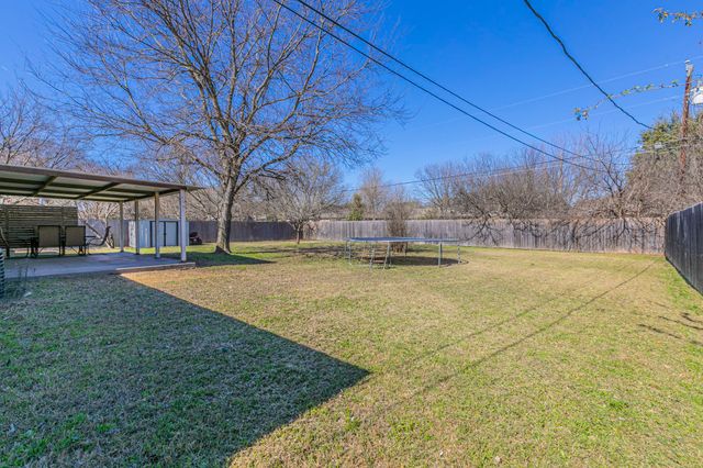 332 Lindenwood Lane S, Hewitt, TX 76643