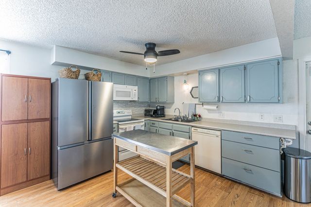 332 Lindenwood Lane S, Hewitt, TX 76643