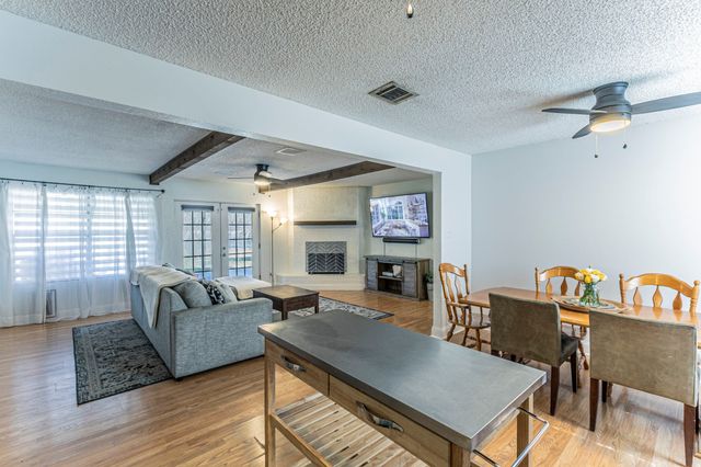 332 Lindenwood Lane S, Hewitt, TX 76643