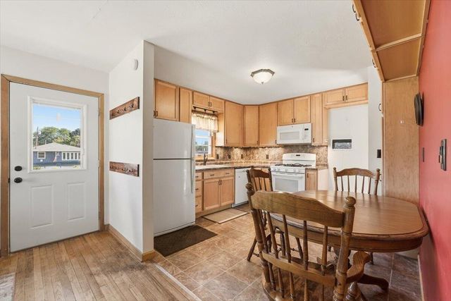 2117 AVENUE L, Council Bluffs, IA 51501