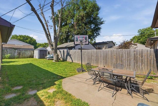 2117 AVENUE L, Council Bluffs, IA 51501
