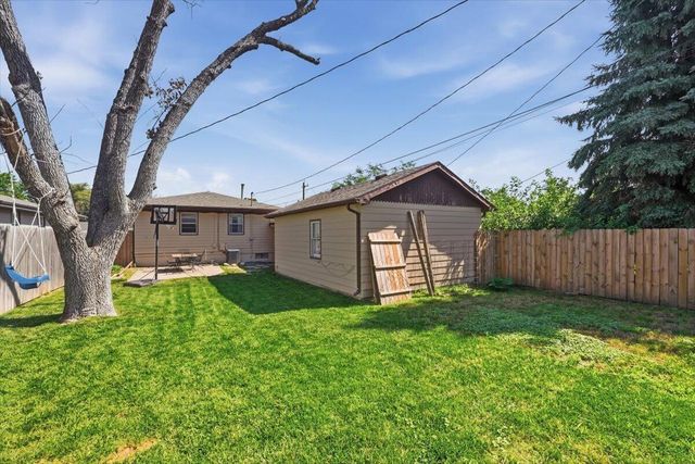 2117 AVENUE L, Council Bluffs, IA 51501