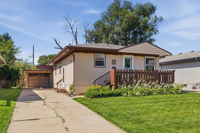 2117 AVENUE L, Council Bluffs, IA 51501