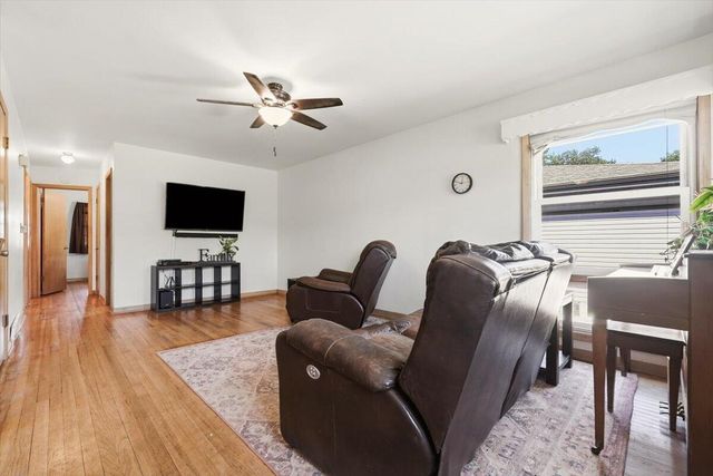 2117 AVENUE L, Council Bluffs, IA 51501