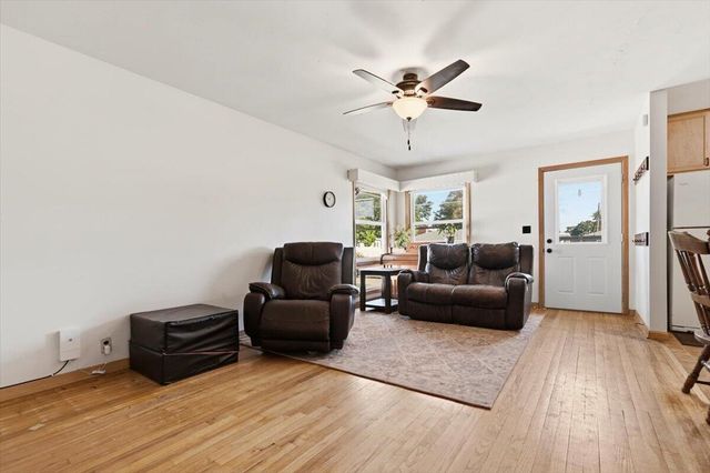2117 AVENUE L, Council Bluffs, IA 51501