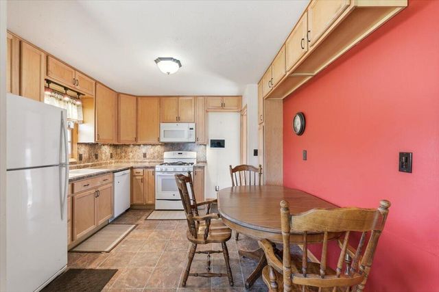 2117 AVENUE L, Council Bluffs, IA 51501