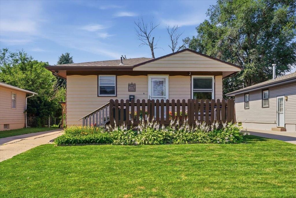 2117 AVENUE L, Council Bluffs, IA 51501