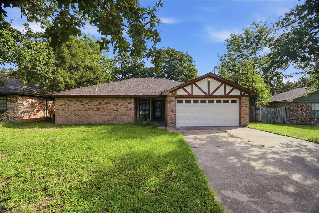 2907 Forestwood Drive, Bryan, TX 77801 — exterior