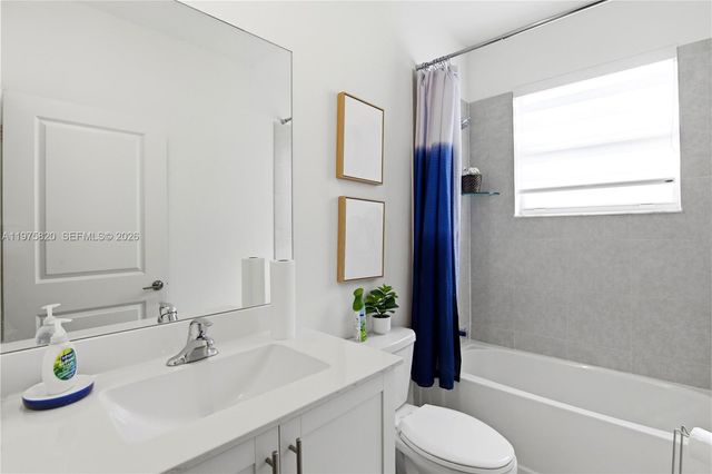 13319 SW 184th Ter, Miami, FL 33177