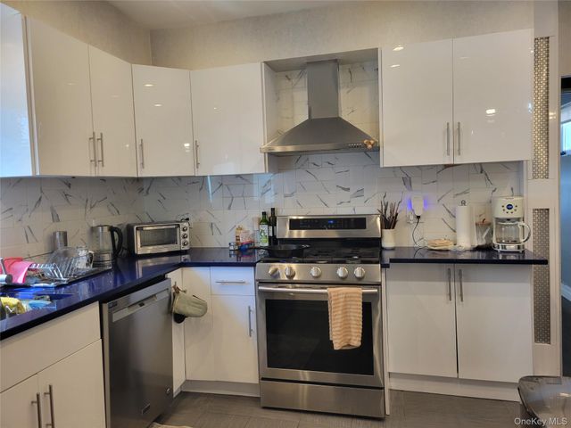 1637 W 2nd Street, Brooklyn, NY 11223
