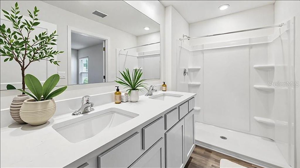 Image 5 of property listing at 11568 MEMORIAL DRIVE, Brooksville, FL 34613