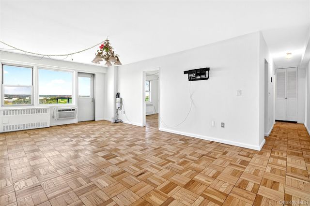 1841 Central Park Avenue 18A, Yonkers, NY 10710