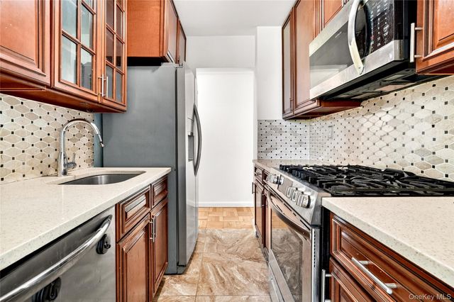 1841 Central Park Avenue 18A, Yonkers, NY 10710