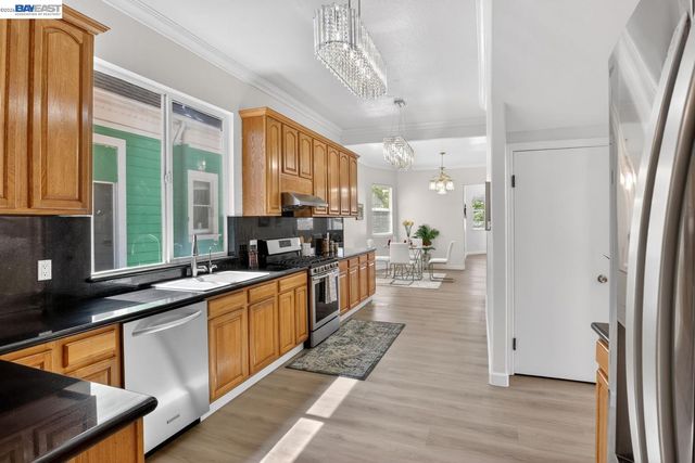 1328 E 25th St, Oakland, CA 94606