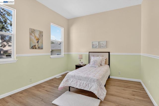 1328 E 25th St, Oakland, CA 94606