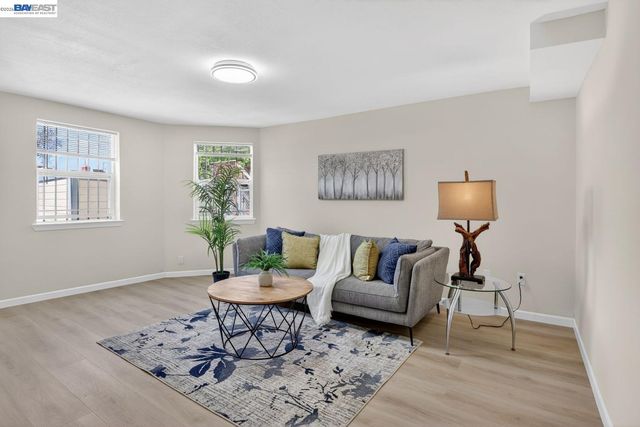 1328 E 25th St, Oakland, CA 94606