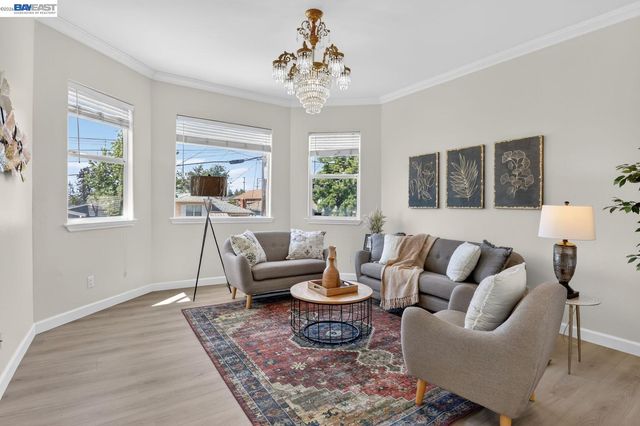 1328 E 25th St, Oakland, CA 94606