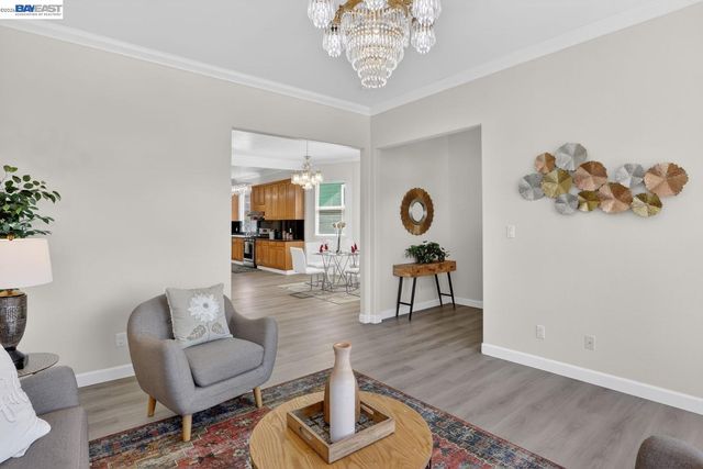 1328 E 25th St, Oakland, CA 94606