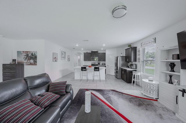 2901 SW Boxwood Circle, Port St Lucie, FL 34953