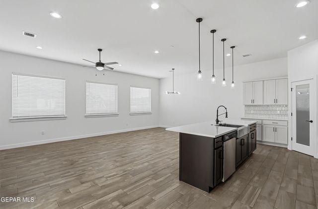 2076 SANTA ISABELLA Street, Sunland Park, NM 88063